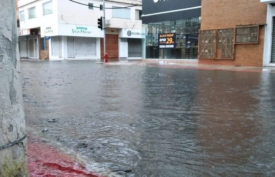 Serra registra o maior acumulado de chuva; mais de 700 pessoas continuam fora de casa no ES