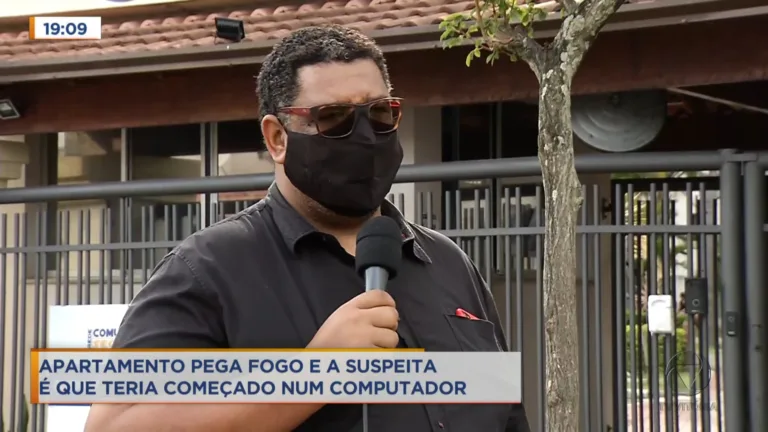 Apartamento pega fogo na Serra