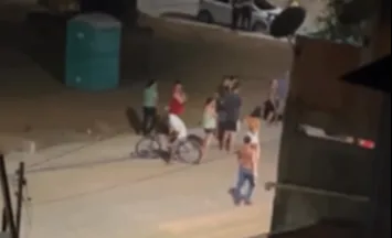 VÍDEO | Tiroteio no meio da rua deixa três baleados em Aracruz