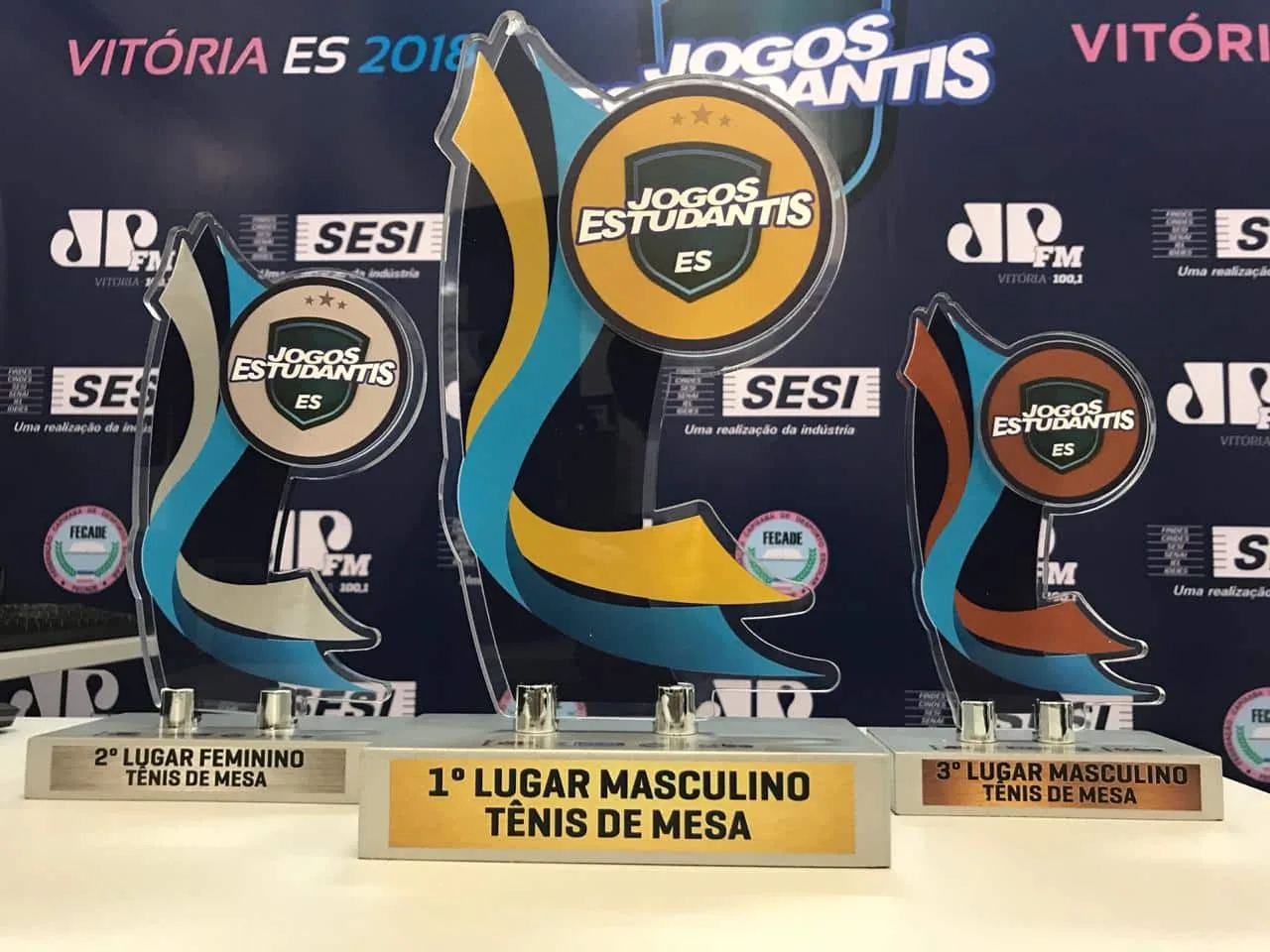 Conheça as medalhas e os troféus das equipes premiadas nos Jogos Estudantis 2018