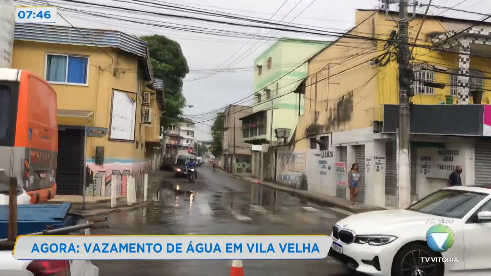 Vazamento de água em Vila Velha em obra