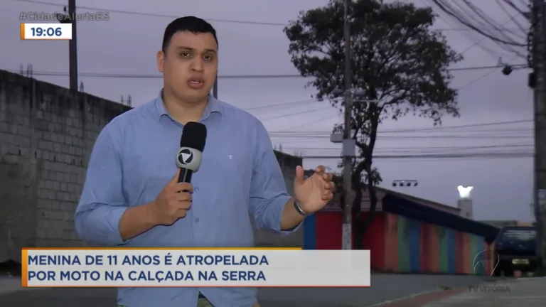 Menina de 11 anos é atropelada por moto na calçada