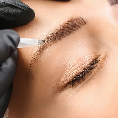 Técnica microblading para sobrancelha pode ser indolor e natural; entenda!