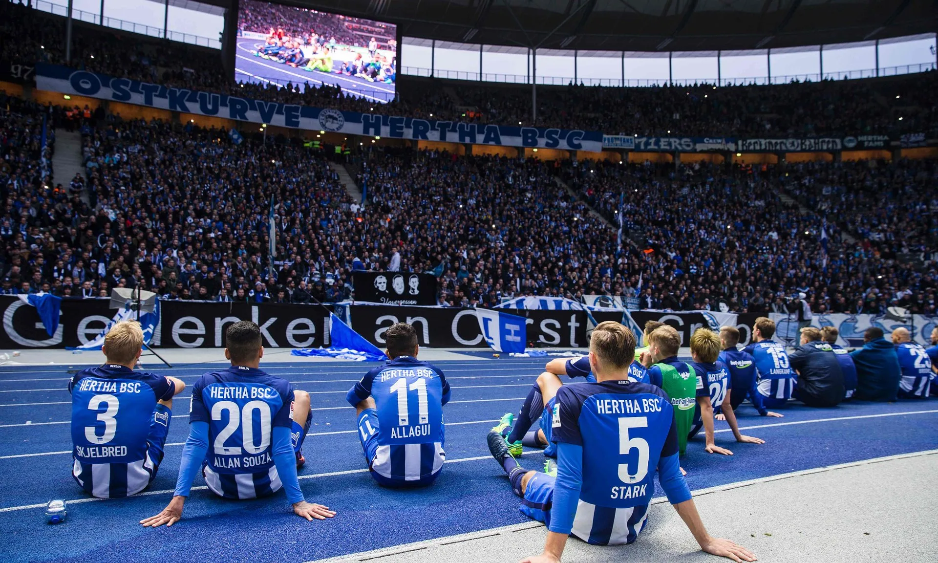 Hertha Berlin condena racismo sofrido por jovem atacante do time sub-23