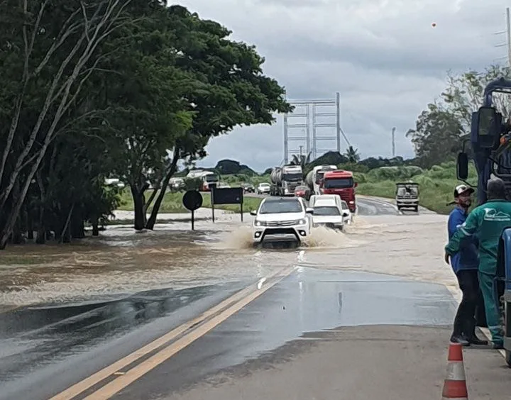 Chuva: veja os trechos com interdição total e parcial em rodovias do ES