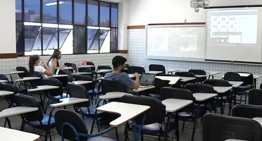 Profissionais da educação superior também serão vacinados contra a covid-19 no ES