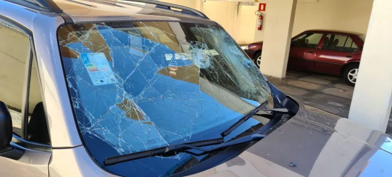 Ex-dirigente do Cruzeiro tem carro atacado e acusa torcedores de organizadas