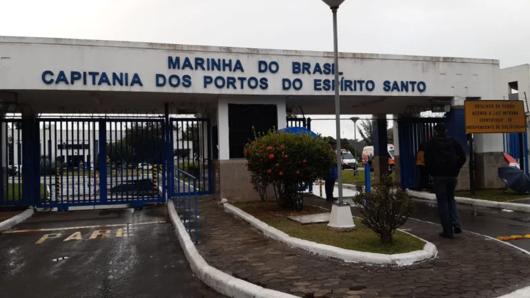 Marinheiro recrutado é detido após se passar por falso fiscal na Praia da Costa