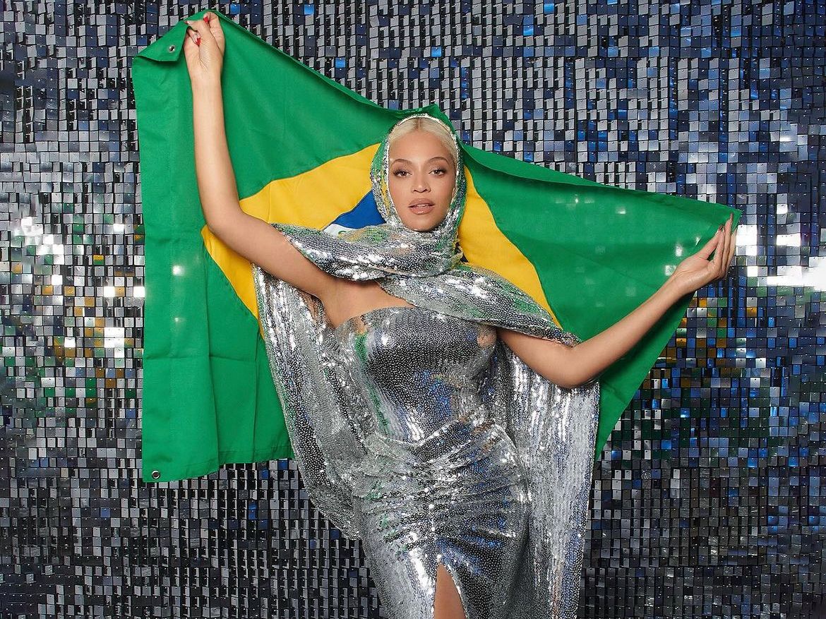 No Brasil, cantora Beyoncé participa de festa em Salvador