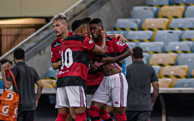 VÍDEO| Jovem do Flamengo se emociona e dedica gol da vitória à família