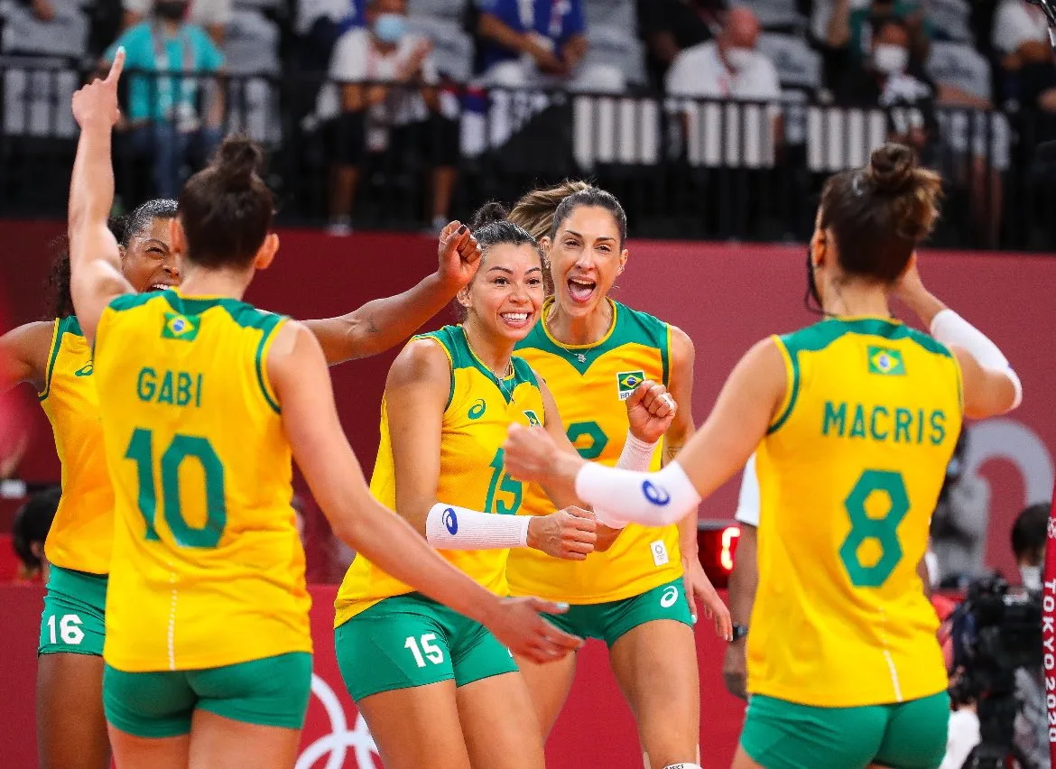 Brasil supera doping de Tandara e avança à final no vôlei feminino em Tóquio