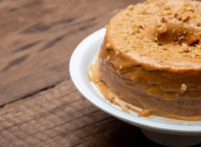 Aprenda a preparar um bolo de churros delicioso e super cremoso
