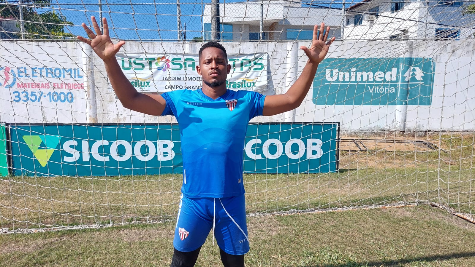 Em confronto decisivo, goleiro Eduardo Costa cobra concentração do Serra