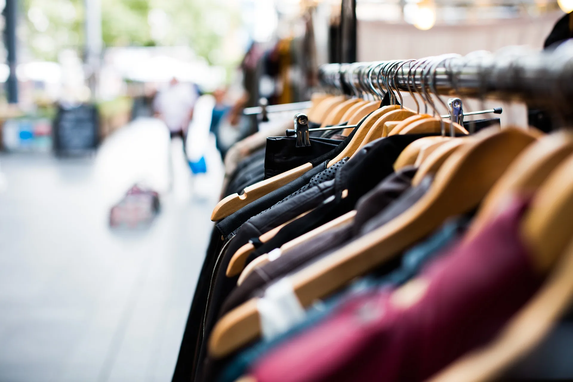 Jovens são presas suspeitas de roubar roupas em shopping de Vila Velha