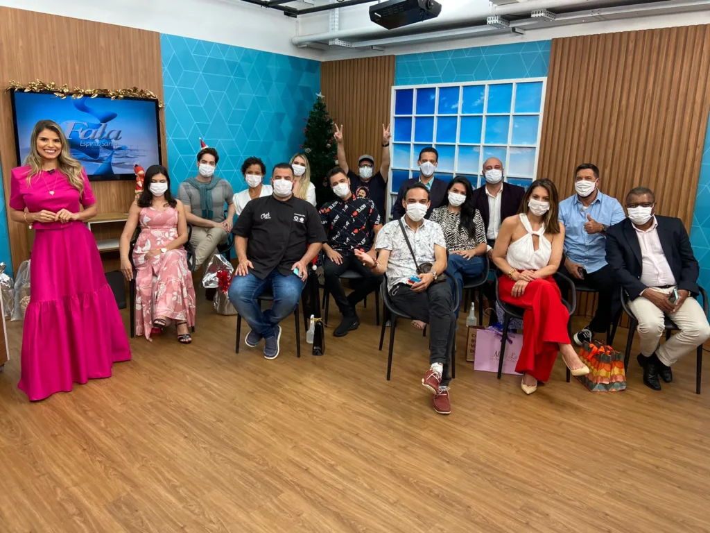 Só presentão! Amigo secreto da TV Vitória/Record TV vai ao ar na véspera do Natal Só presentão! Amigo secreto da TV Vitória/Record TV vai ao ar na véspera do Natal