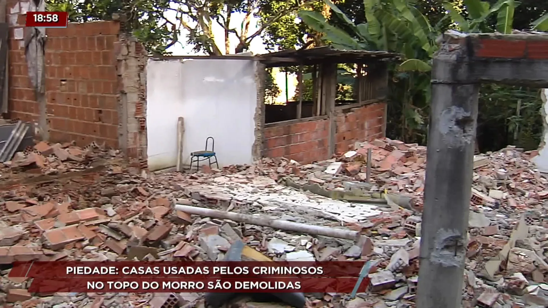 Moradores do morro da Piedade criam medidas para governo ajudá-los a superar abandono social