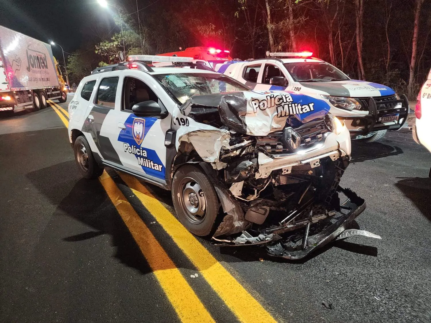 Motorista que bateu em viatura para se salvar diz que dupla queria transferência via Pix