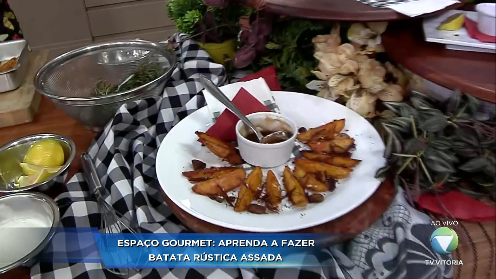 Espaço gourmet: batatas rústicas assadas