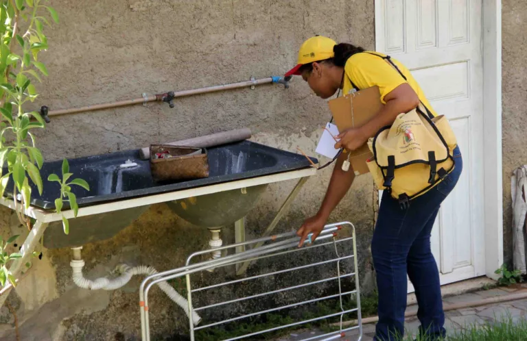 Mutirão para combater o mosquito Aedes Aegypti em Anchieta