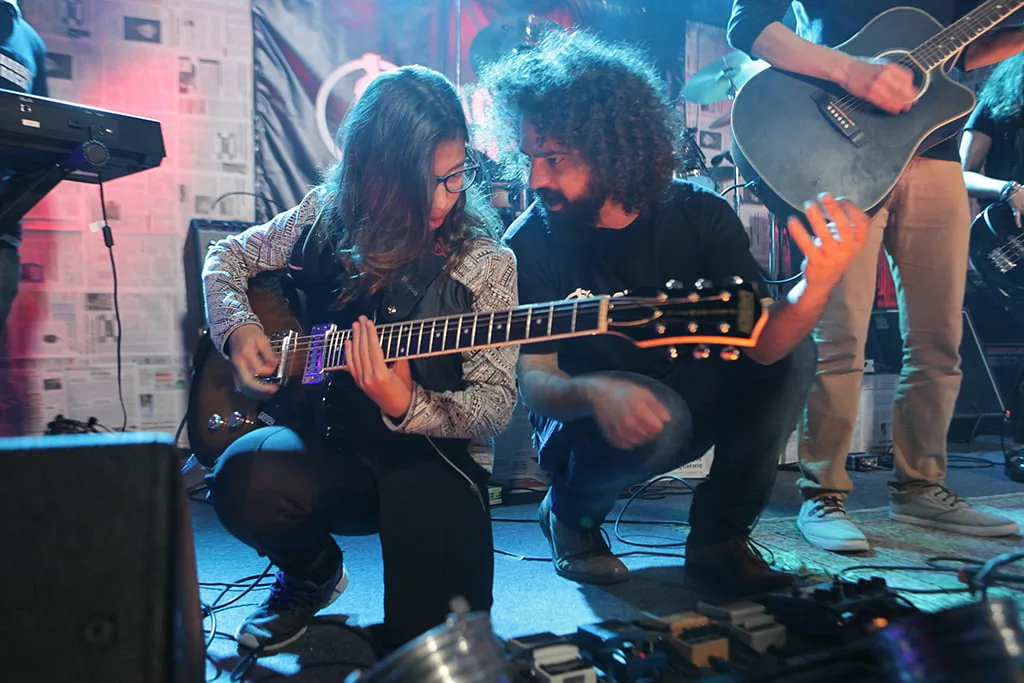 Alunos sobem ao palco em julho em evento da Academia do Rock