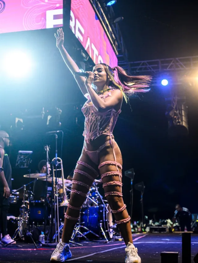 AGN_2304814 - *EXCLUSIVO* Espirito Santo, BRASIL  - *Ensaios da Anitta encerra a programação de verão do Cafe de La Musique Guarapari no Espírito Santo com participação da Pocah e  do Silva*

O bloco de carnaval da cantora lotou a casa que recebeu Alok, Henrique & Juliano, Gusttavo Lima,  entre outros grandes nomes do cenário musical.

Anitta com seu look de Gamer Alada  no palco do Cafe de La Musique com participação da Pocah.

Fotos: Levi Mori/ Assessoria Adriana Jenner *Ensaios da Anitta encerra a programação de verão do Cafe de La Musique Guarapari no Espírito Santo com participação da Pocah e  do Silva*

O bloco de carnaval da cantora lotou a casa que recebeu Alok, Henrique & Juliano, Gusttavo Lima,  entre outros grandes nomes do cenário musical.

Anitta com seu look de Gamer Alada  no palco do Cafe de La Musique com participação da Pocah.

Fotos: Levi Mori/ Assessoria Adriana Jenner

Pictured: Ensaios da Anitta

AgNews 30 JANEIRO 2022

BYLINE MUST READ: Levi Mori / AgNews

Xico Silva
telefone: (21) 98240-2501
email: agnews.fotografia@gmail.com