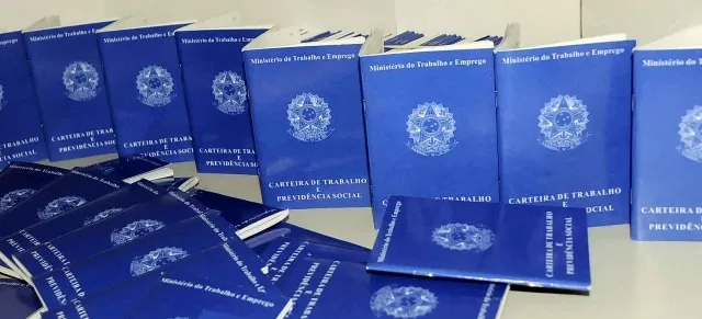 Chance para recepcionista e estagiário no setor financeiro