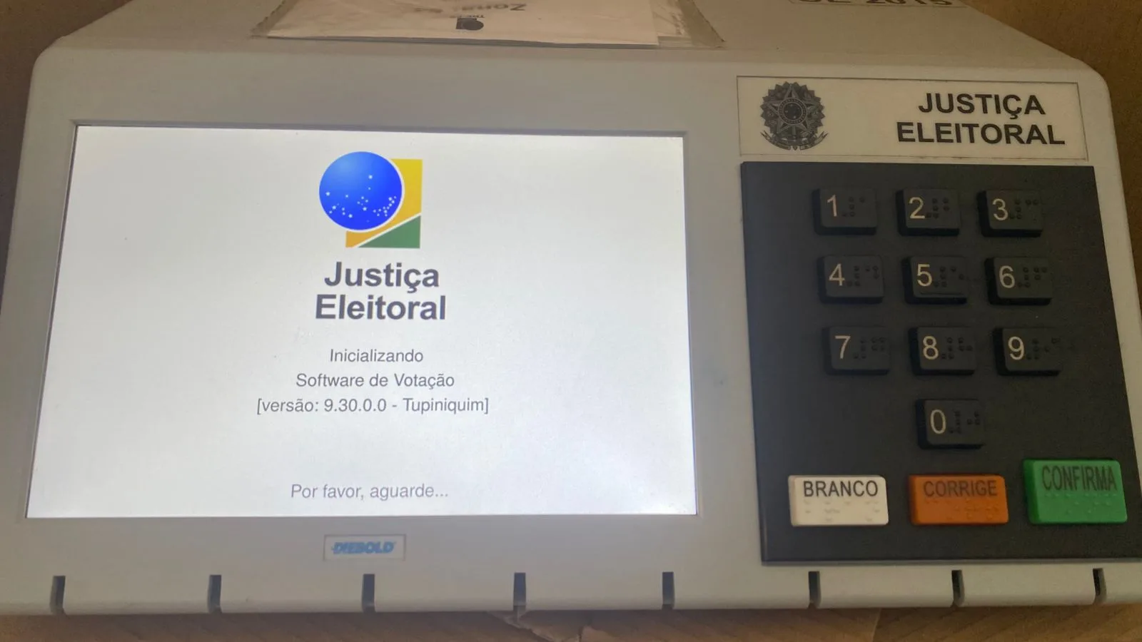 Mais de 150 milhões de eleitores estão aptos a votar neste domingo