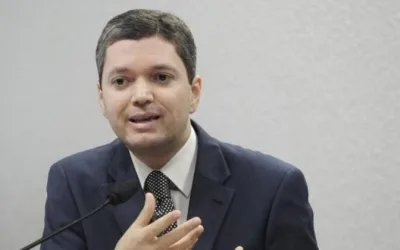 Ministro que criticou a Lava Jato pede demissão