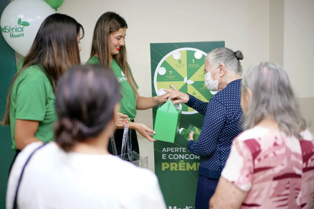 MedSênior celebra seus 14 anos com programação especial para beneficiários e colaboradores MedSênior celebra seus 14 anos com programação especial para beneficiários e colaboradores