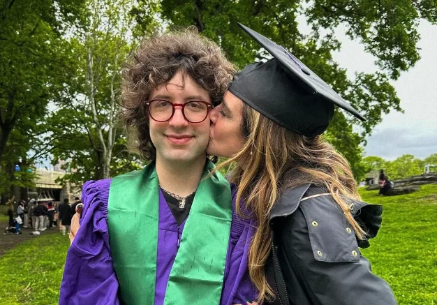 Filho de Luciana Gimenez com Mick Jagger se forma em Universidade de Nova York