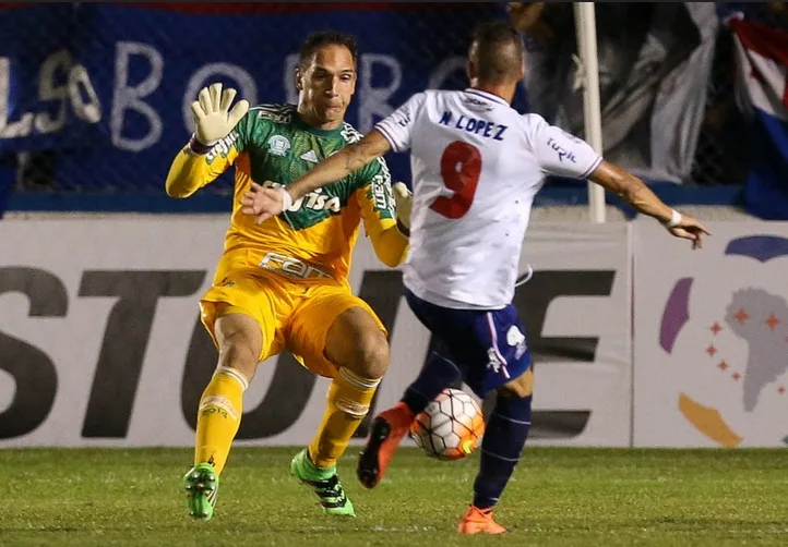 Palmeiras perde na estreia de Cuca e se complica na Libertadores