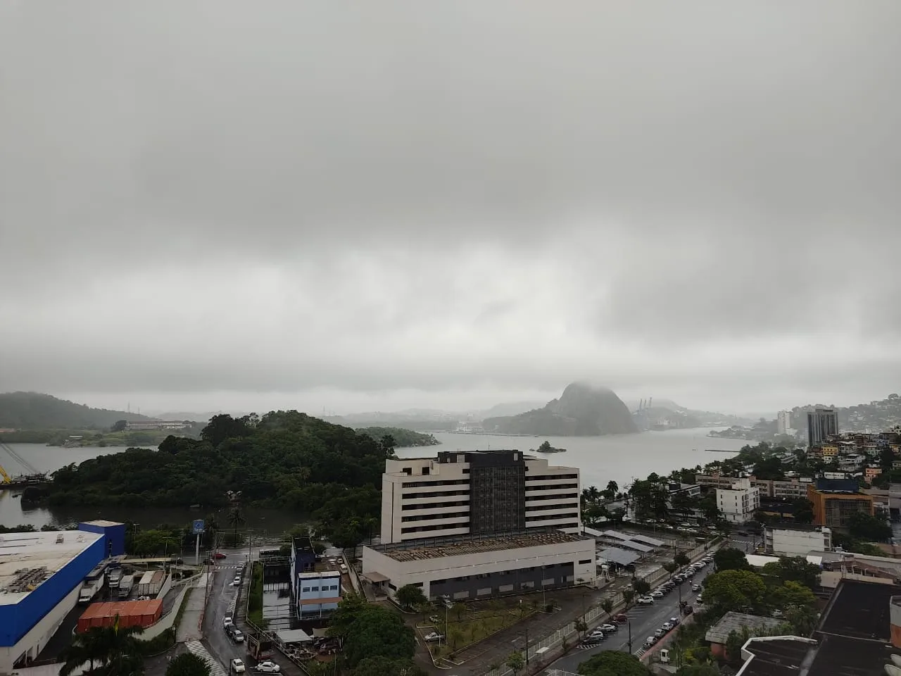 Mudança de tempo: ES tem alerta de chuvas intensas e vendaval para 45 cidades