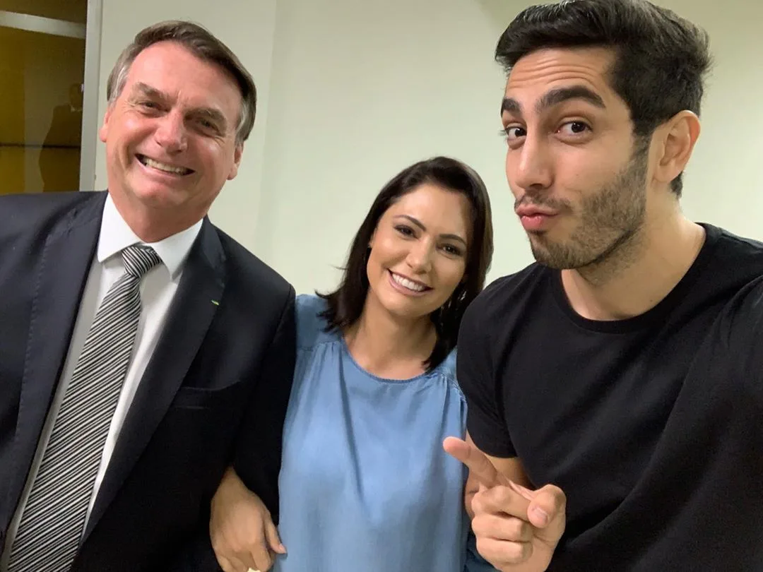 Bolsonaro termina noite da sexta-feira em show de 'stand up' em Brasília