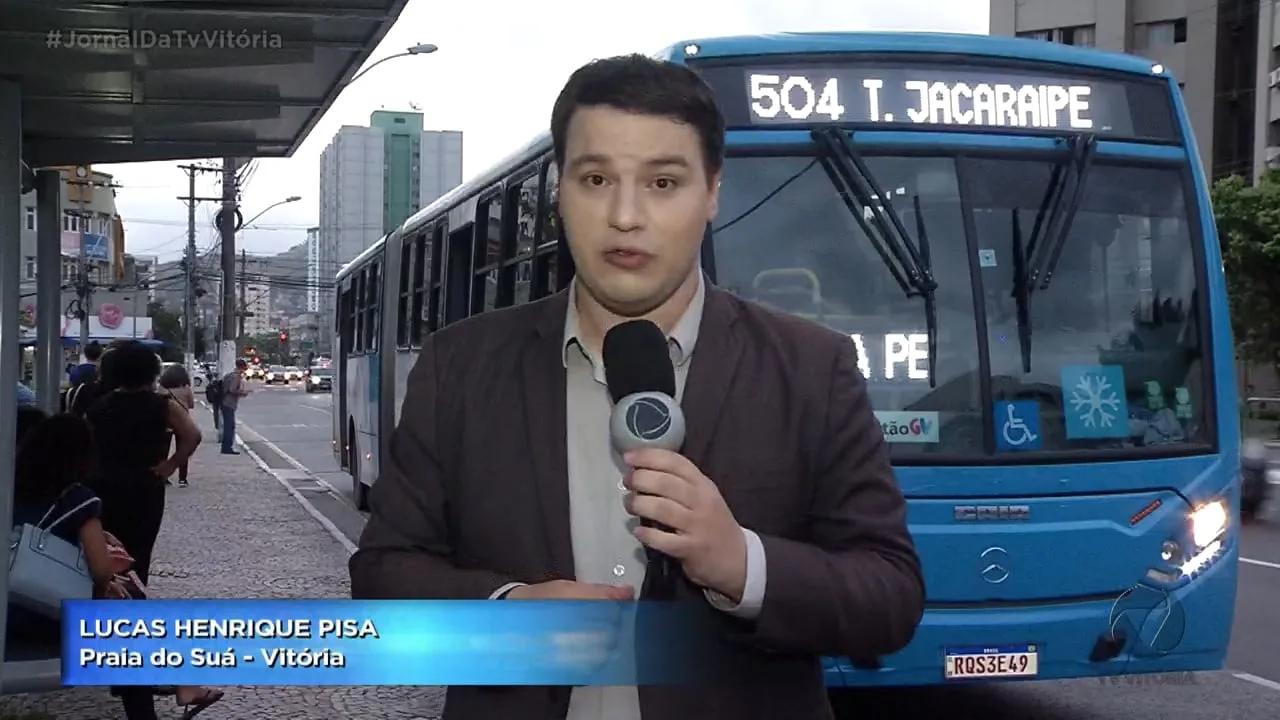 Protesto impede ônibus de saírem das garagens nesta quarta-feira