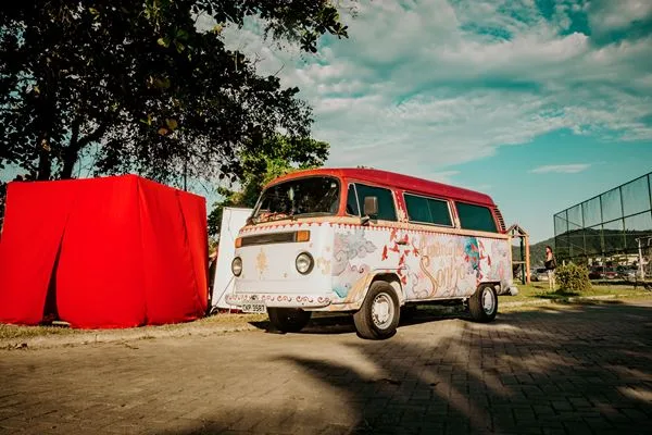 Caravana do Sonho leva oficinas e apresentações de teatro a cidades mineiras