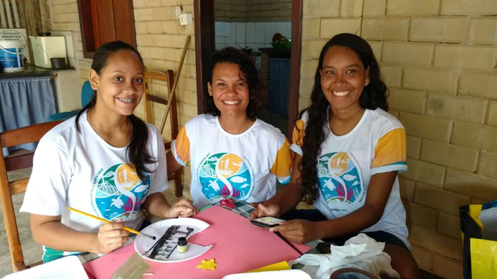 volunatárias do projeto tamar em guriri