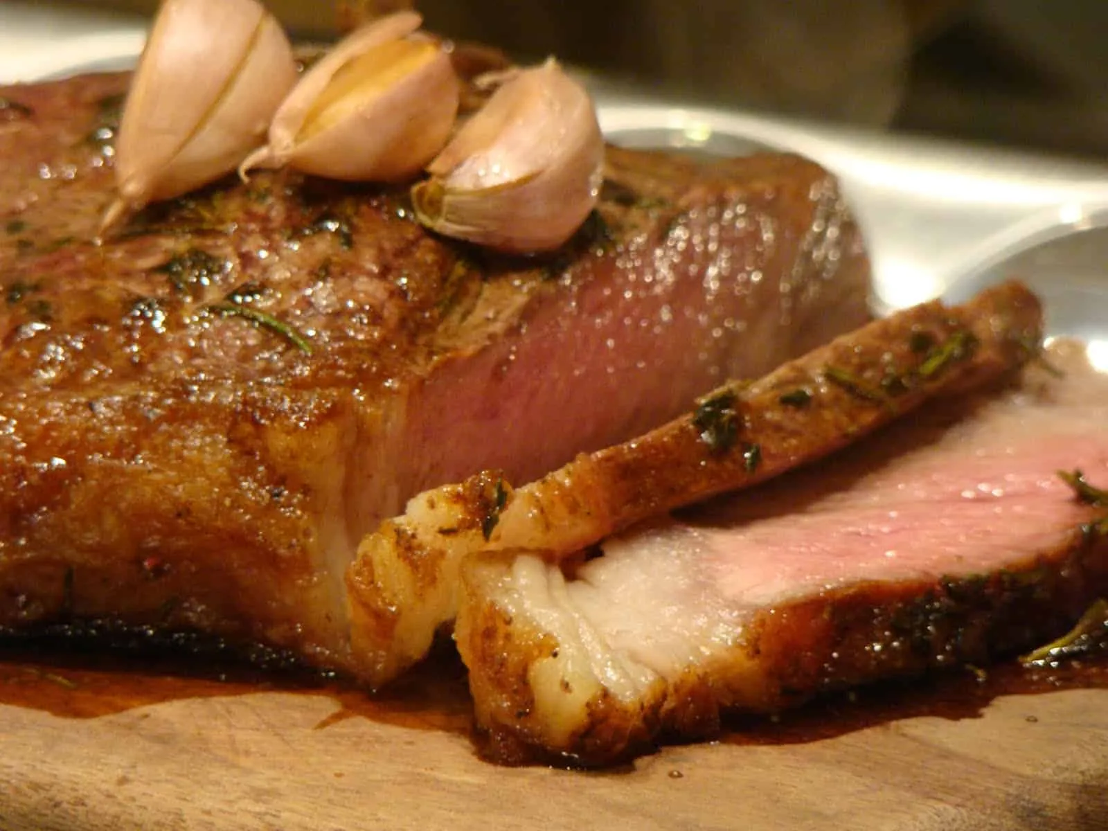 Fraldinha ao forno com Manteiga de Ervas, Cebolinhas Caramelizadas e Duas Textura de Batata