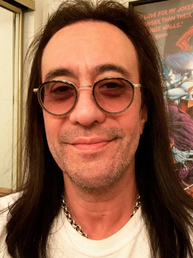 Guitarrista da banda Cinderella é encontrado morto aos 58 anos de idade