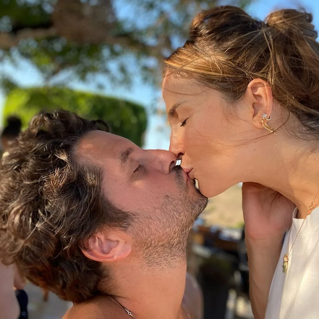 Marido de Claudia Leitte testa positivo para o coronavírus