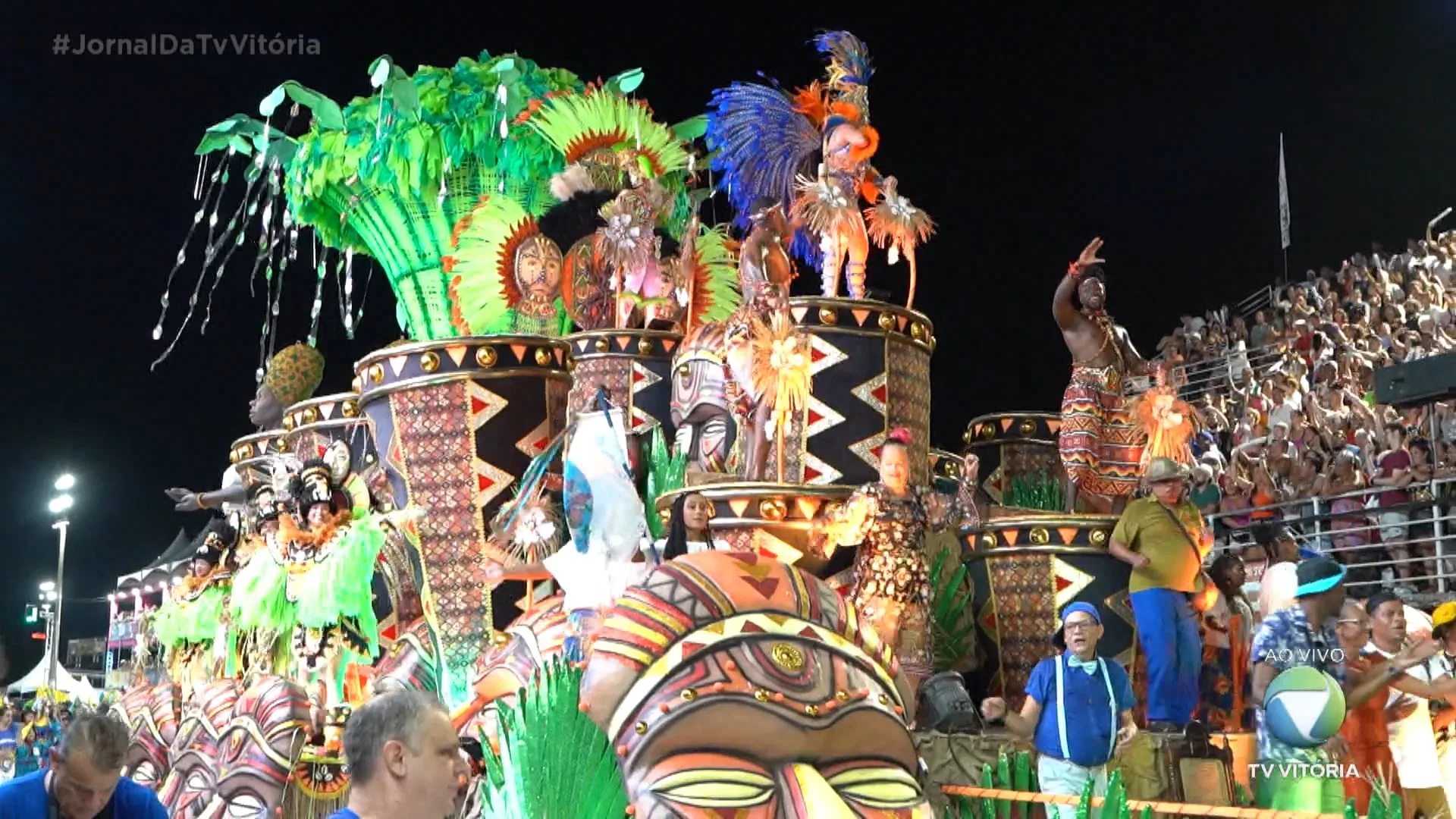 SETE ESCOLAS MOSTRARAM BELEZA, CORES E MUITO SAMBA NO PÉ DURANTE O DESFILE DO GRUPO ESPECIAL, NO ÚLTIMO SÁBADO.