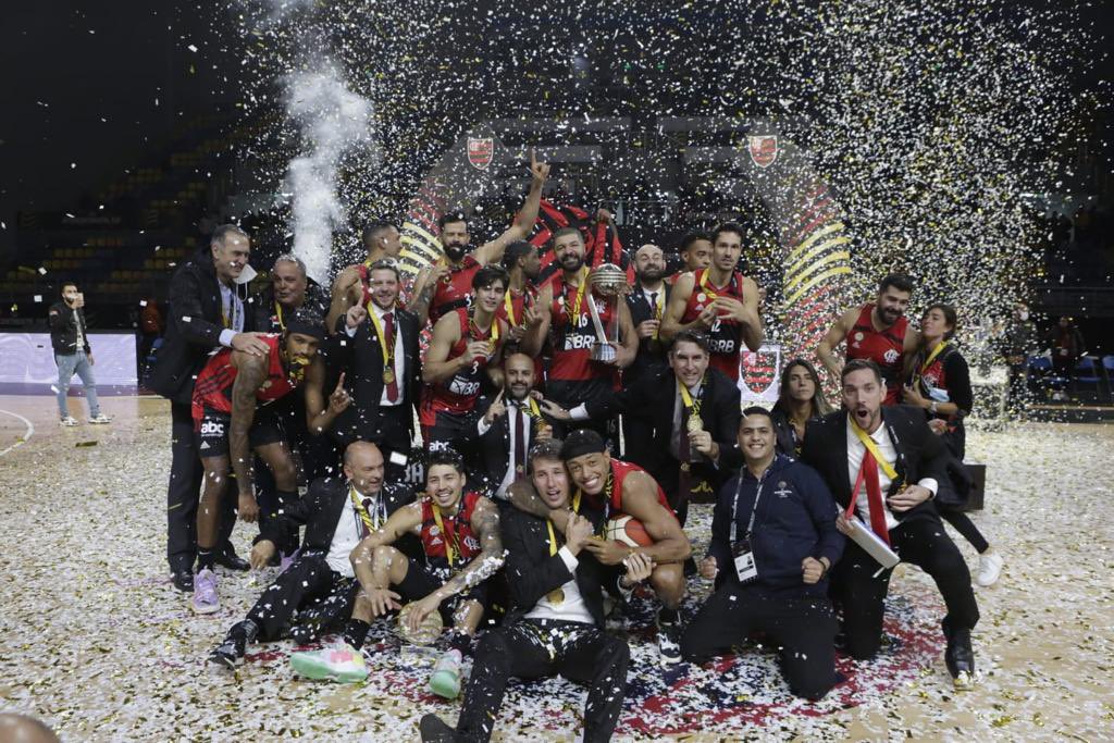 Flamengo domina San Pablo Burgos e é bicampeão mundial de basquete