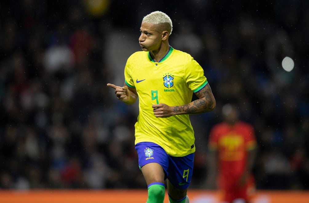 Não é mera coincidência! Richarlison é o mais novo embaixador do time Brahma para a Copa do Mundo