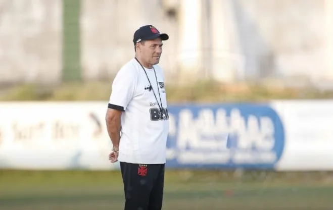 Luxemburgo agradece carinho da torcida em volta ao Vasco: 'Vi como convocação'