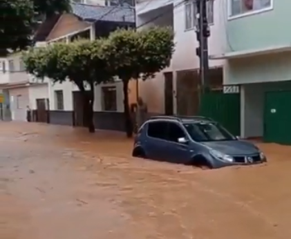 Casagrande viaja para Alegre após temporal causar morte e destruição no município