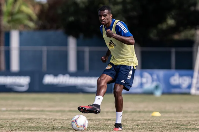 Reserva no Cruzeiro, Marllon deve ser emprestado pelo Corinthians para a Ponte
