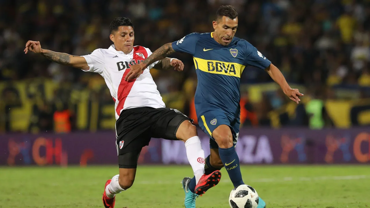 Em clássico argentino, Boca Juniors e River Plate empatam em 2 a 2