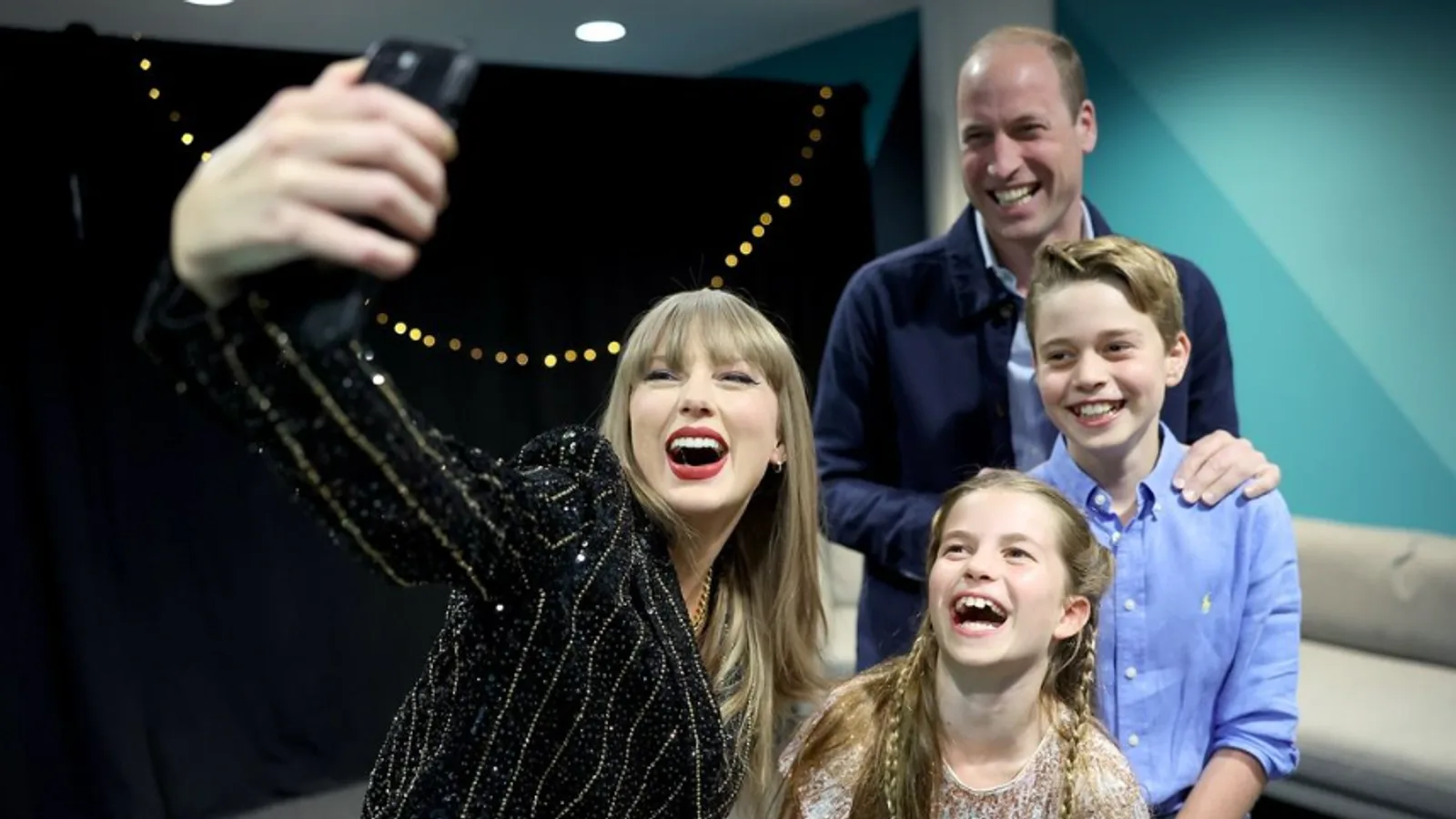 VÍDEO | Príncipe William leva filhos para curtir show de Taylor Swift