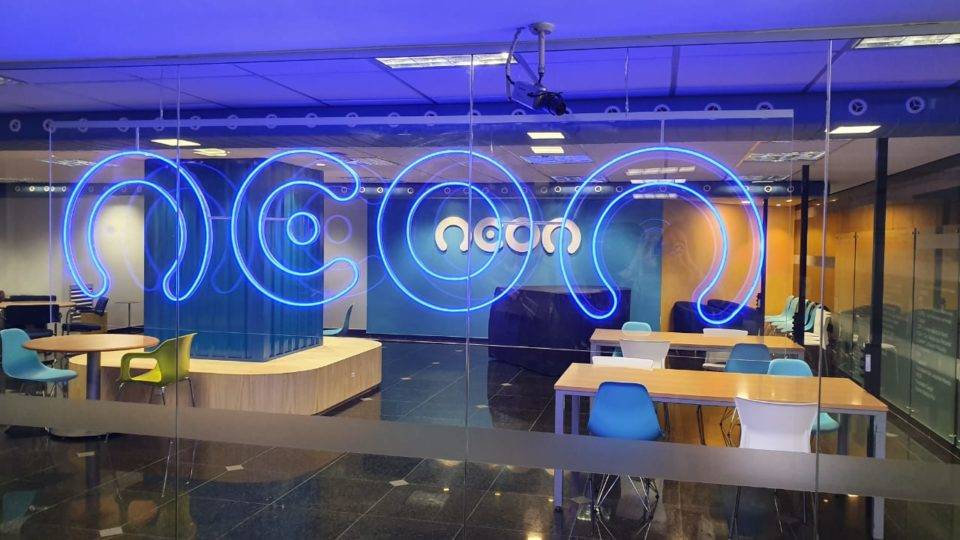 Neon vai contratar 700 novos profissionais em todo o país