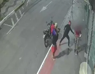 VÍDEO | Motoboy é assaltado enquanto fazia entrega em Campo Grande