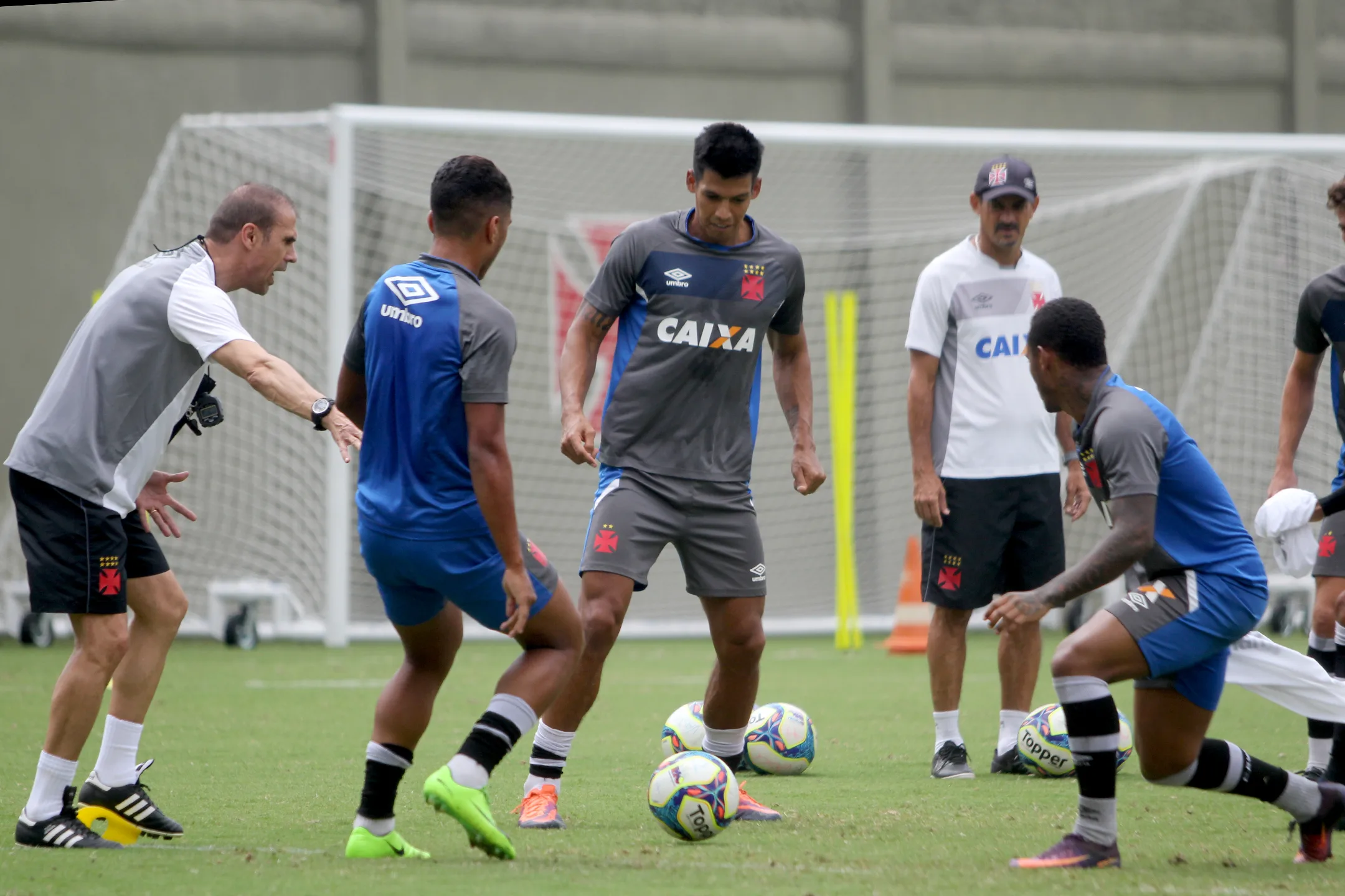 Milton Mendes prevê Flamengo 'mais tranquilo', mas descarta facilidade ao Vasco